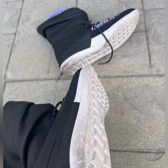 - BN women’s Nike roshe two hi flyknit boots trainers black and white m, s… - Picture 10 of 12